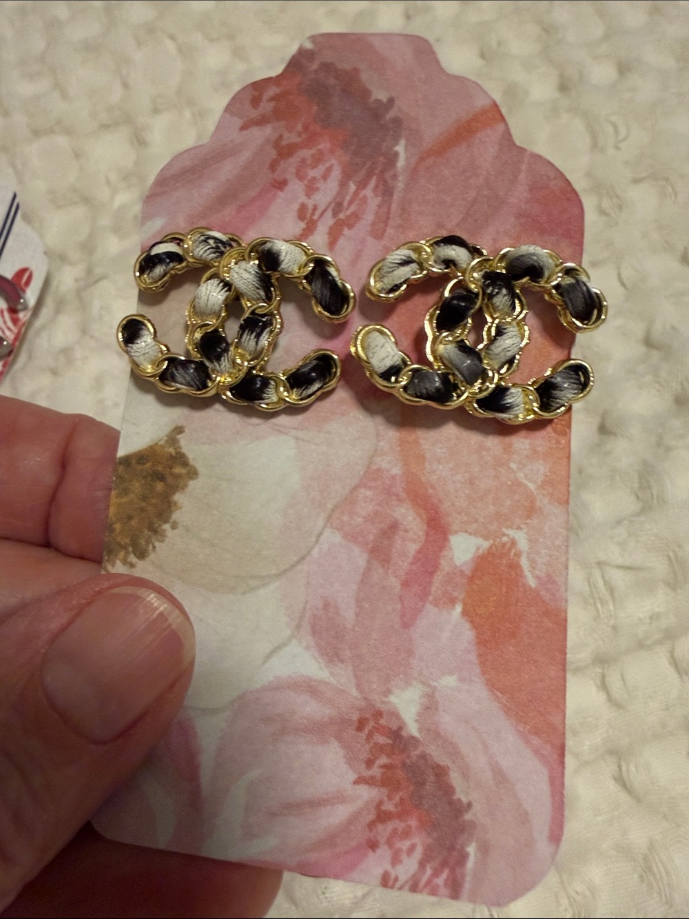 Fashion earrings two pairs CC New